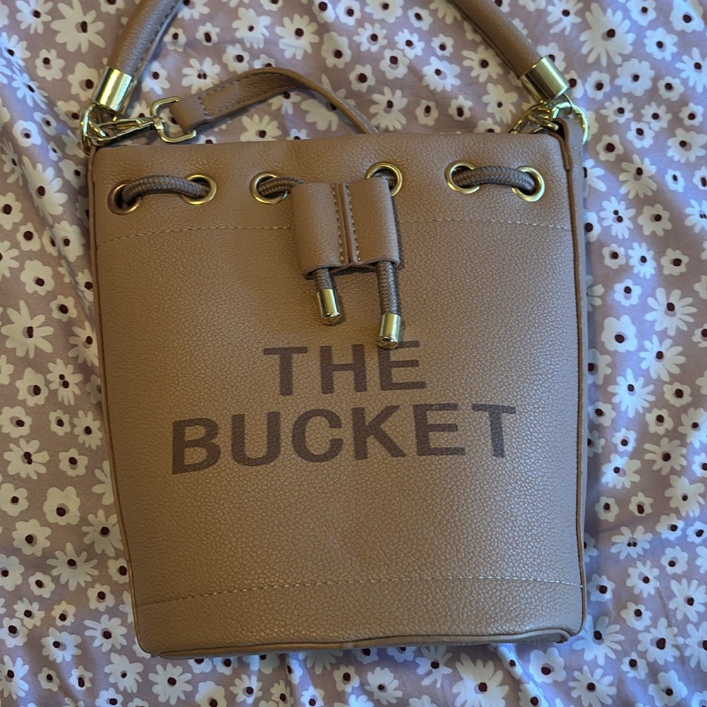 Amazon Tan Shoulder Bag with Gold Accents